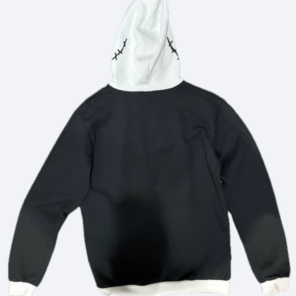 NEW Disney Black and White Adult M Sweater - Picture 4 of 8